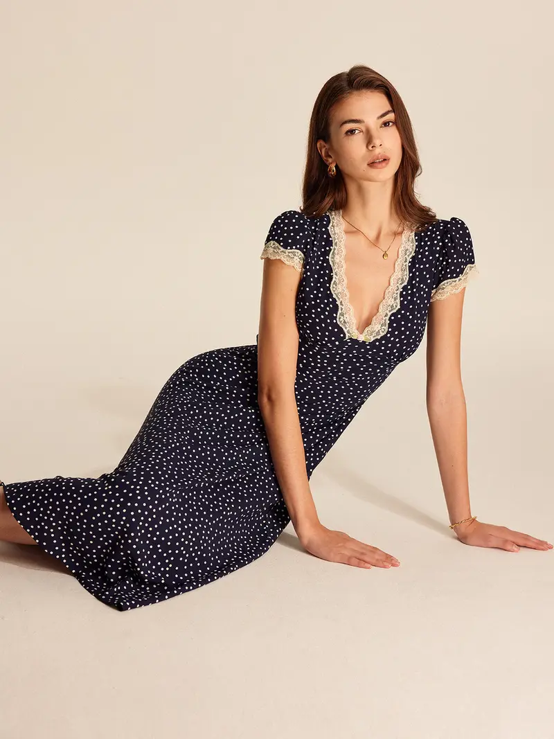 Astrid | V-Ausschnitt Kappenärmel Midikleid