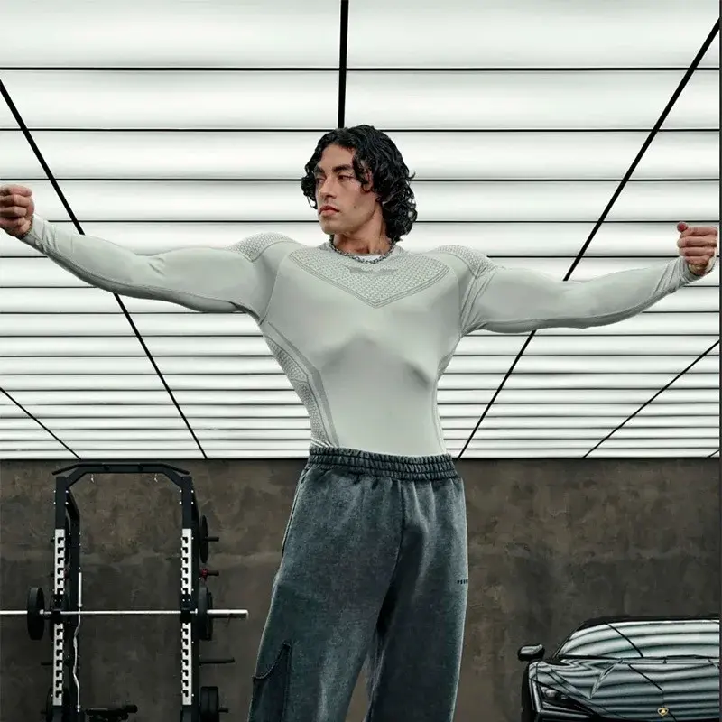 Axion™ Performance-Shirt mit Hero Fit