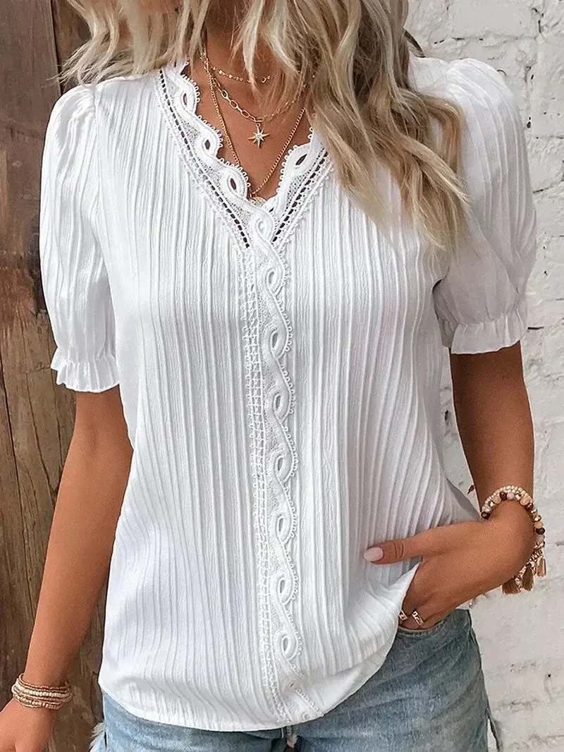 Claire | Rückenknopfleiste Rundhals Bluse