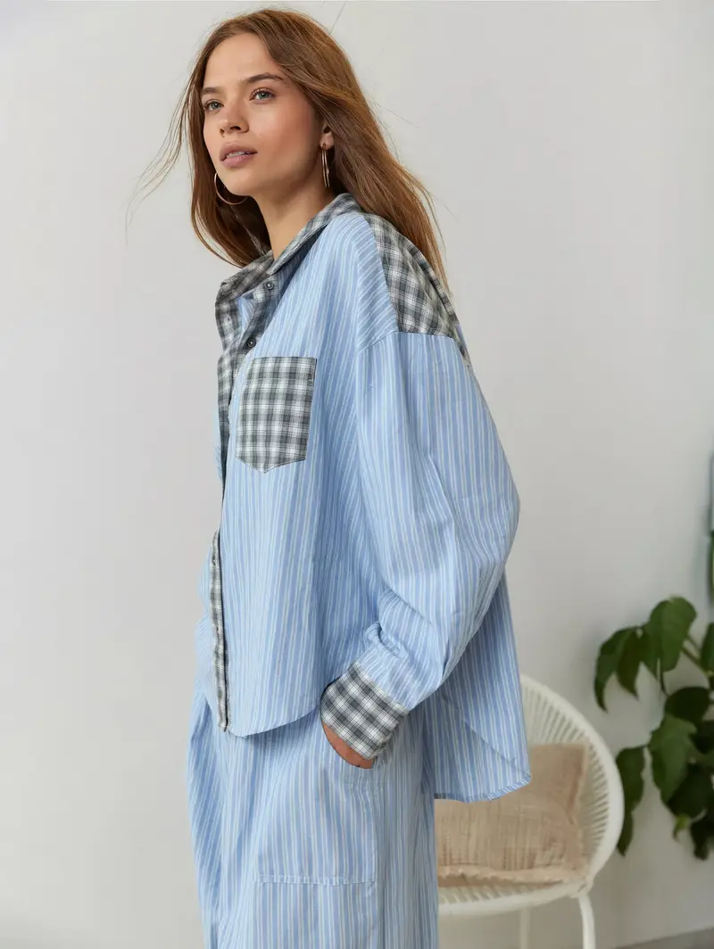 Damen Schlafanzug-Set mit Knopfhemd und elastischer Bundhose