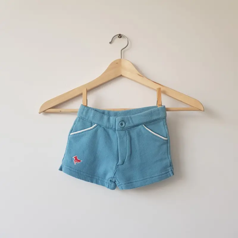 Dis une Couleur - Shorts Blue Jay Pockets Button Korte Broek Blauw witte bies Knopen