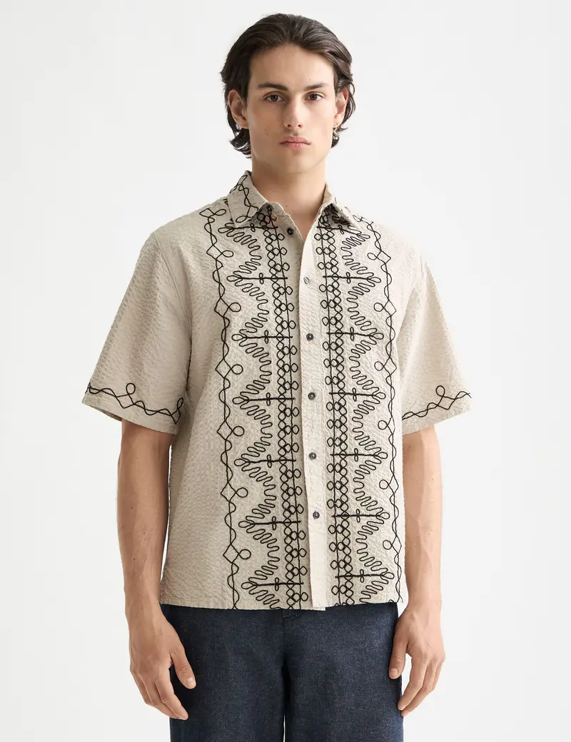 Embroidered short-sleeved shirt