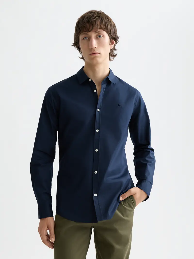 Essentials —  Poplin Solid Shirt