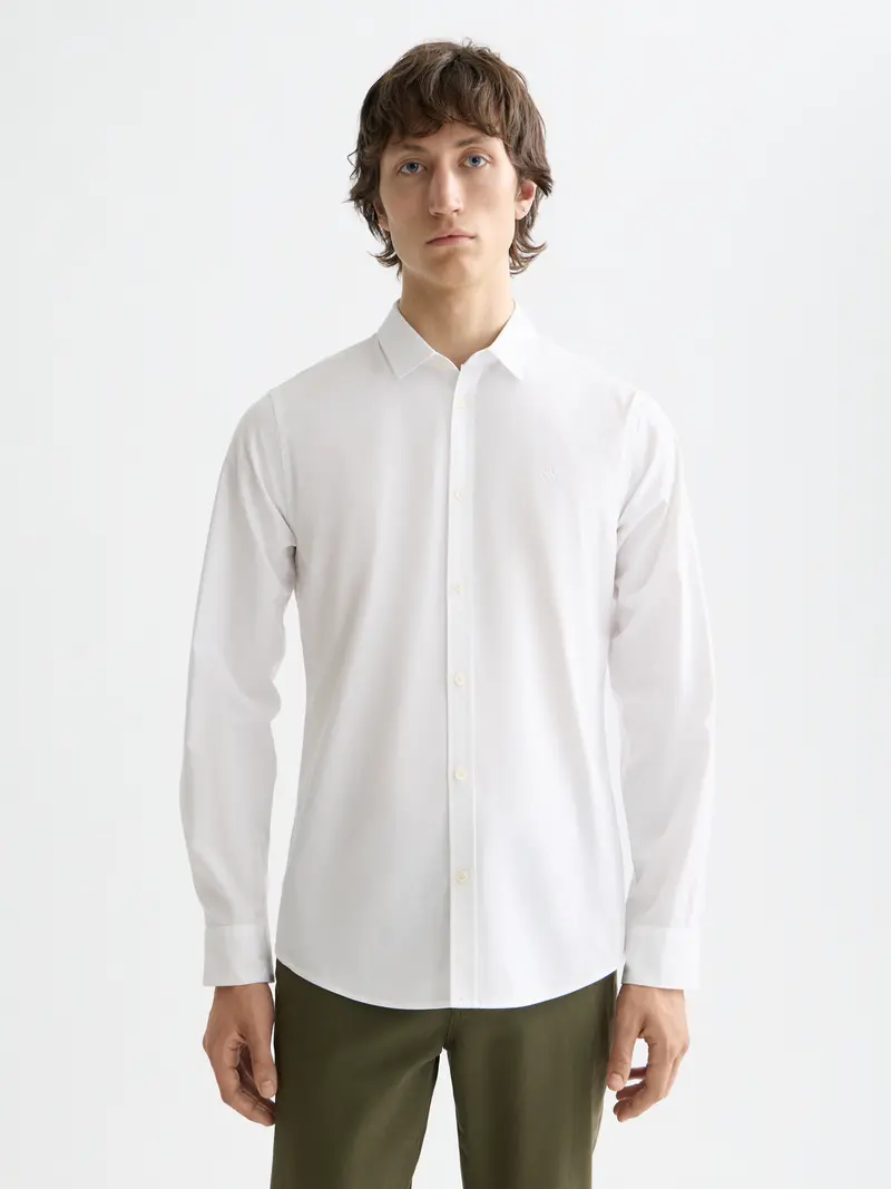 Essentials — Poplin Solid Shirt