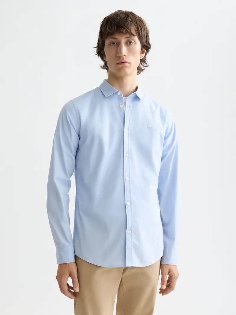 Essentials —  Poplin Solid Shirt