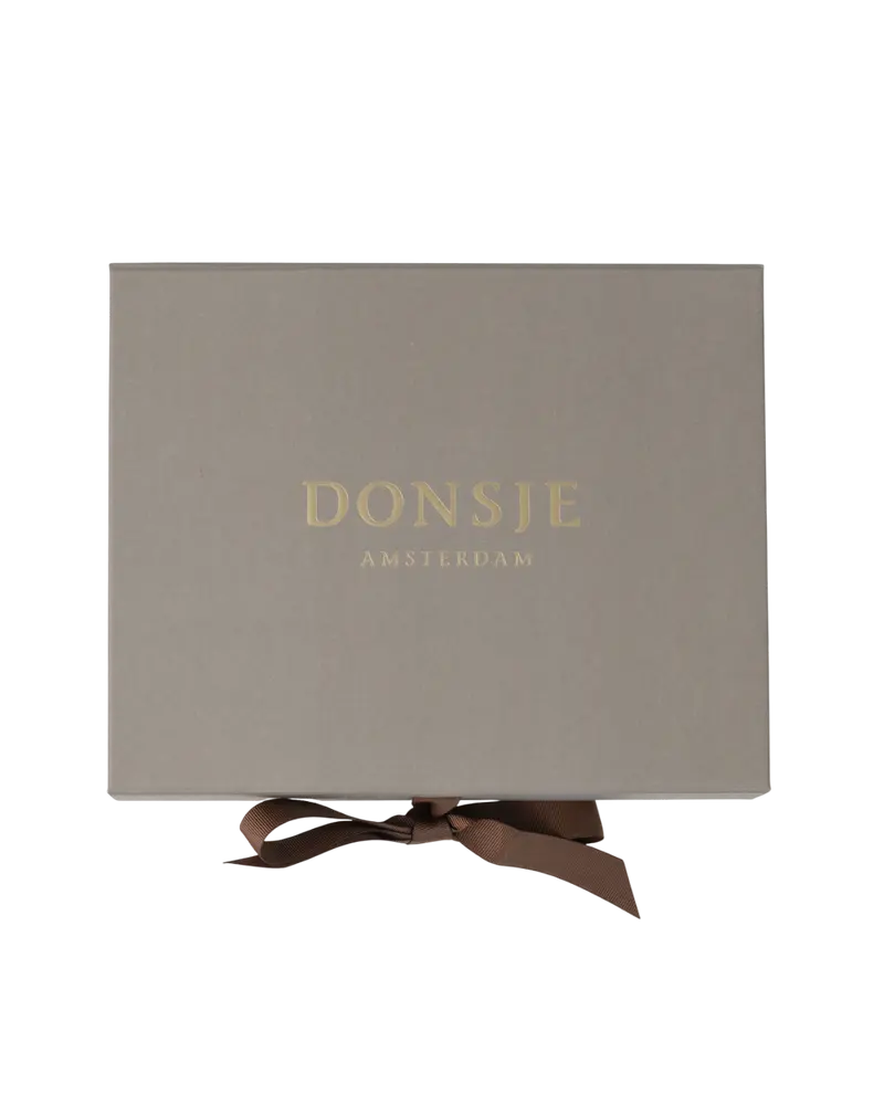 Gift Box - Medium 26x21x8 cm | One colour