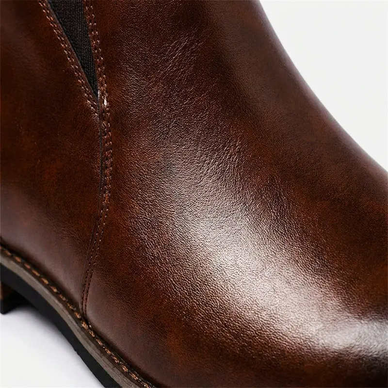 Herren-Stiefeletten mit elastischen Seiteneinsätzen