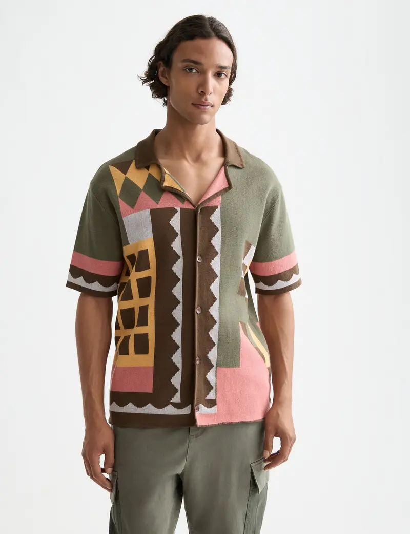Knitted jacquard short sleeve shirt