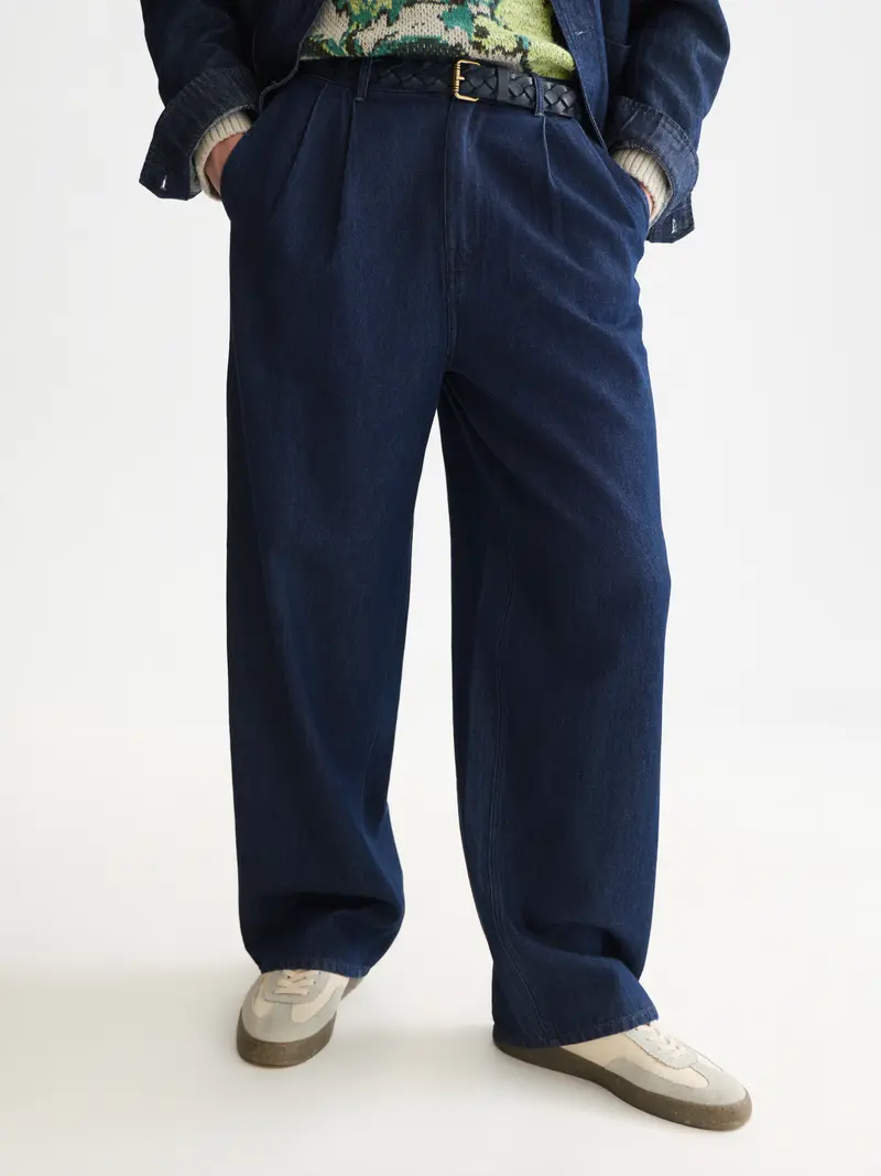 Loose-Fit Chino Jeans