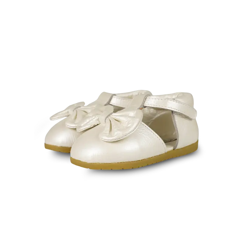 Moane Shoes | Off White Metallic Leather