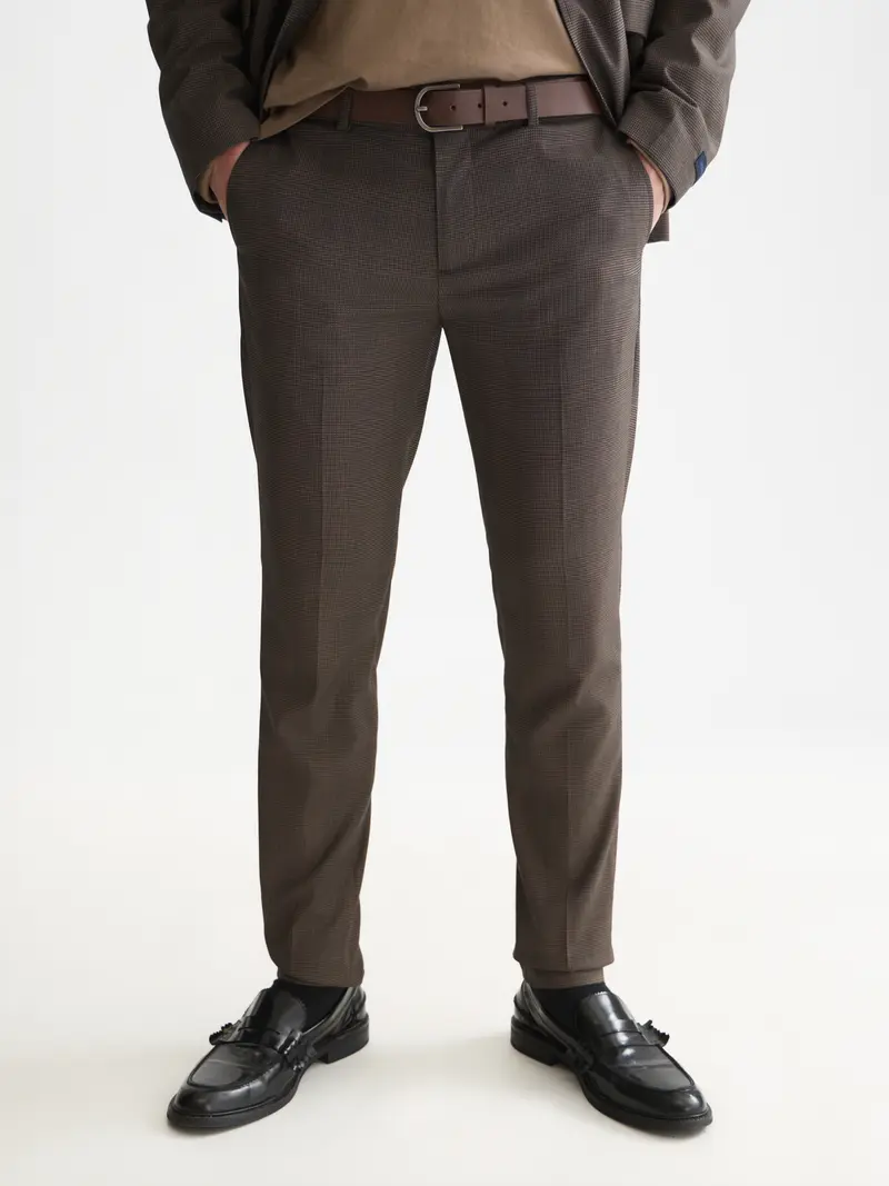Mott Tailored Structured Yarn-Dyed Chino