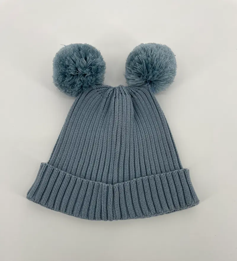 Muts Lichtblauw met Pompons Maat 3 - 9 Jaar