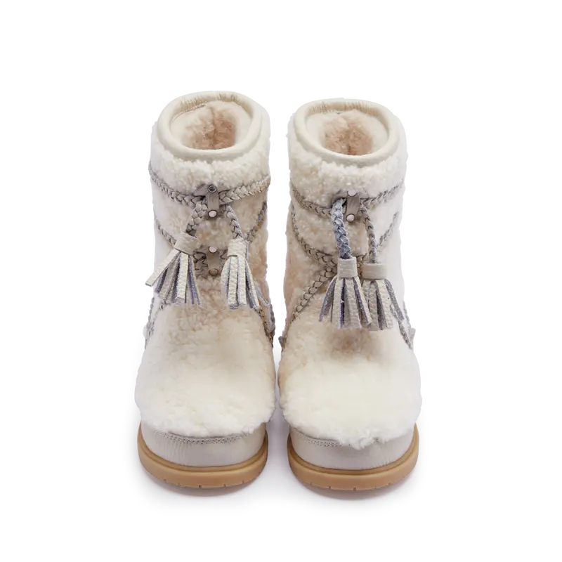 Myril Boots | Off White Curly Sheep Wool