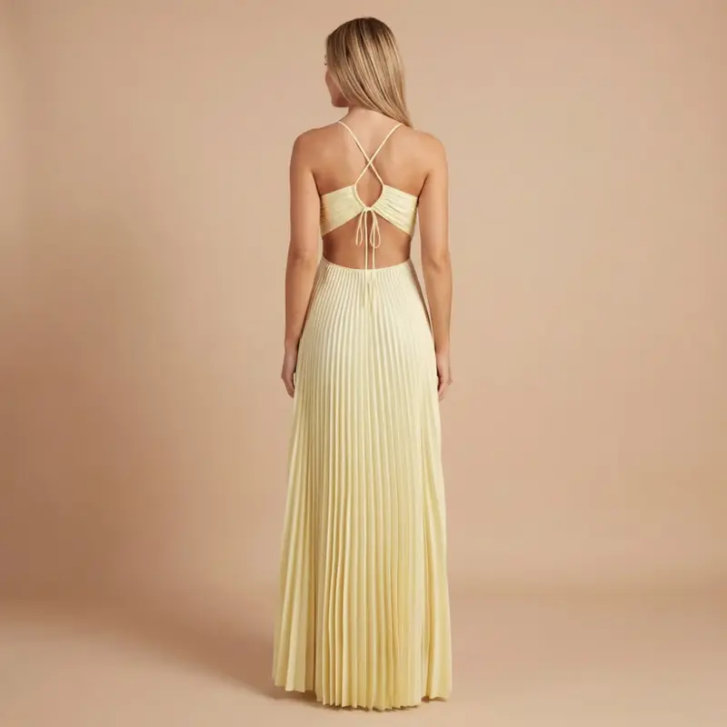 Nancy - Faltenrock Halter Cut-Out Maxikleid