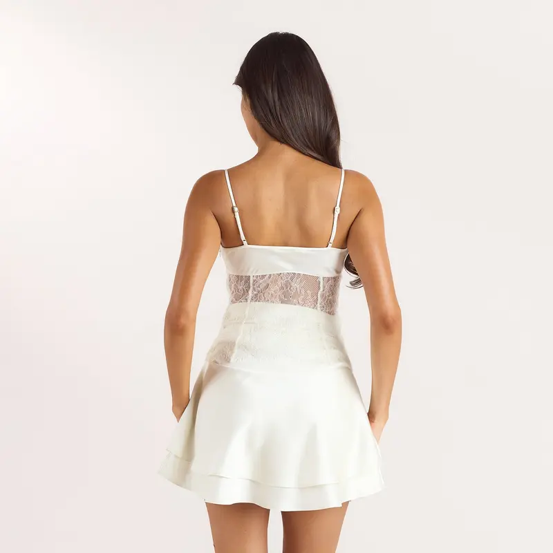 Noéza | Romantisches Satin-Cami mit Spitzen-Detail