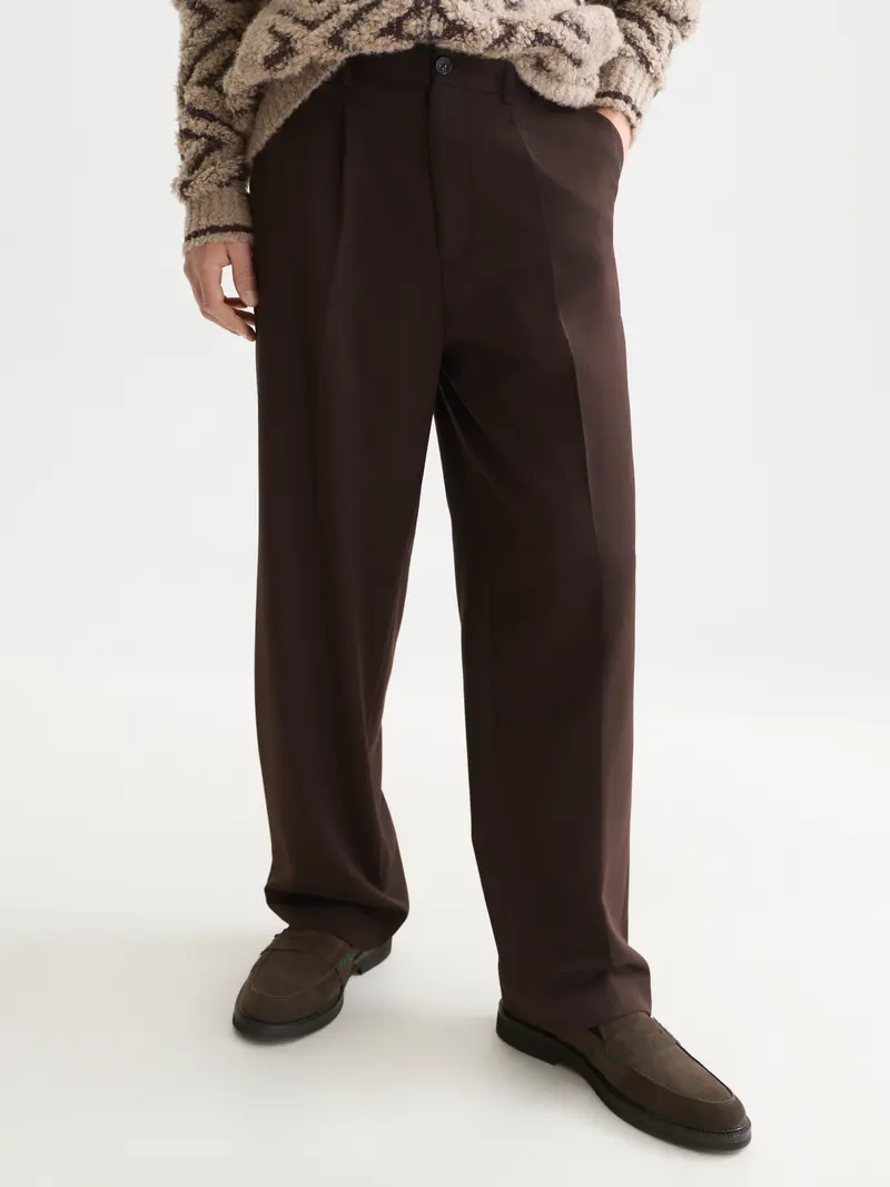 Pleated Wool-Blend Relaxed Straight-Fit Chino