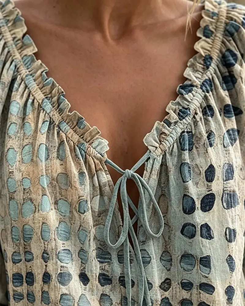 Ramceel | Gepunktete Bluse mit Schnürdetail