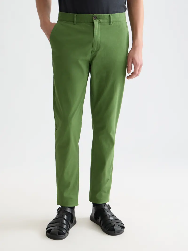 Seasonal Essentials —  Stuart Cottonblend Twill Chino