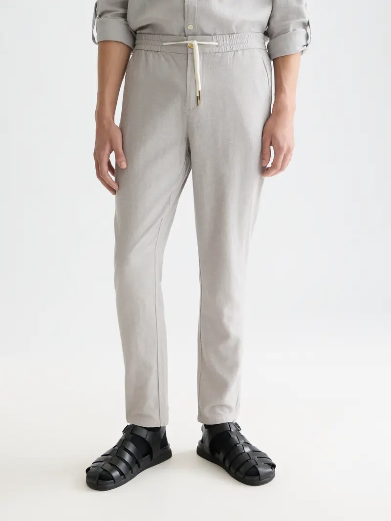 Seasonal Essentials —  Warren Cottonlinen Twill Jogger