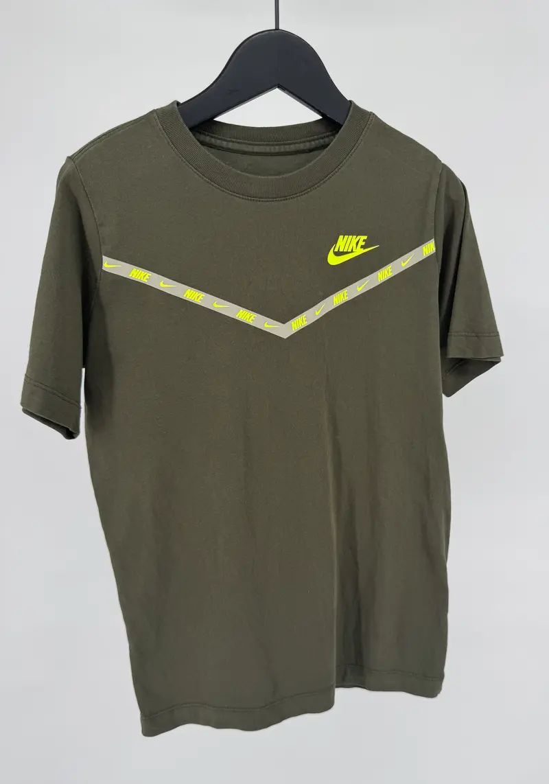 T-shirt Groen Maat 140 / 146