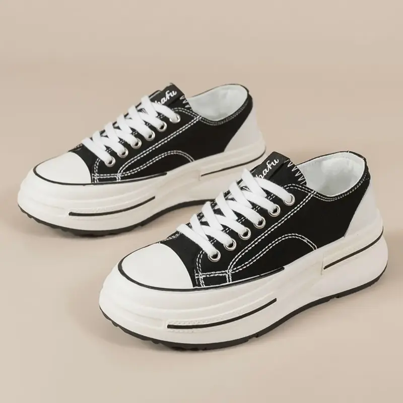 Vetersneakers met ronde neus en platformzool