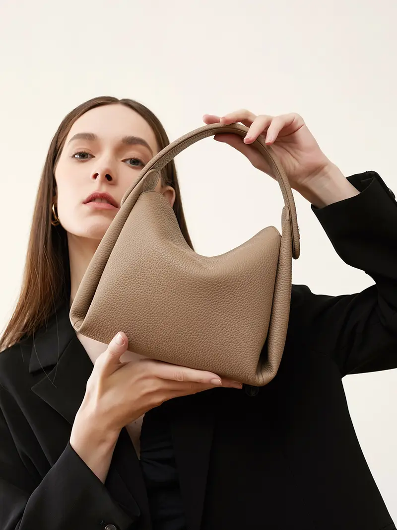 Women's Cowhide Shoulder Bag